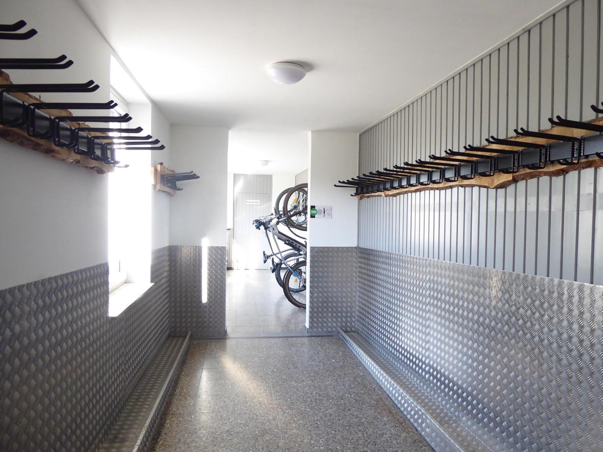 Citylife Oder Cityflair Wifi, Ps4, Netflix ,pool, Sauna, Nahe Bikepark *